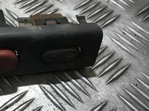 Renault Laguna I Central locking switch button 7700421089