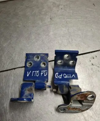 Mercedes-Benz Vito Viano W639 Front door upper hinge