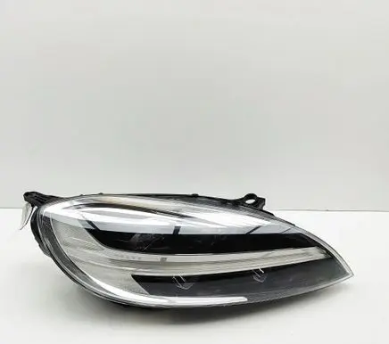 Volvo V40 Cross country Headlight/headlamp 31677021