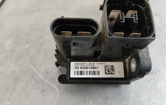 BMW 3 GT F34 Current control relay 61149356158 61149296152 9356158