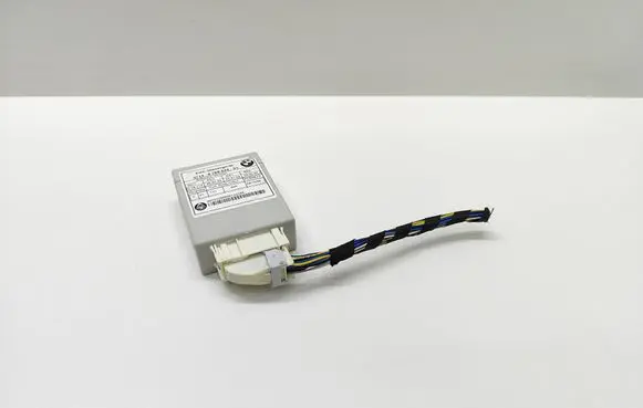 BMW 5 E60 E61 Air suspension control unit module (rear) 6769834 676983401 37146769834