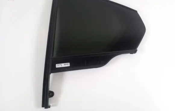 BMW 3 G20 G21 Rear vent window glass 7425087