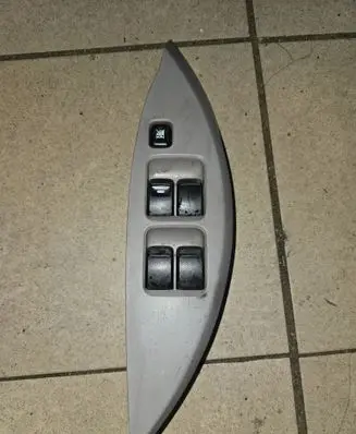 Mitsubishi Grandis Electric window control switch 515077