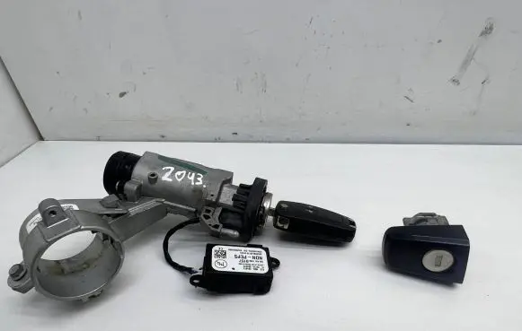 Opel Astra J Ignition lock 20939745 10380410099 13500157