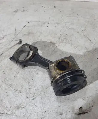Mercedes-Benz Sprinter W906 Piston with connecting rod 65100