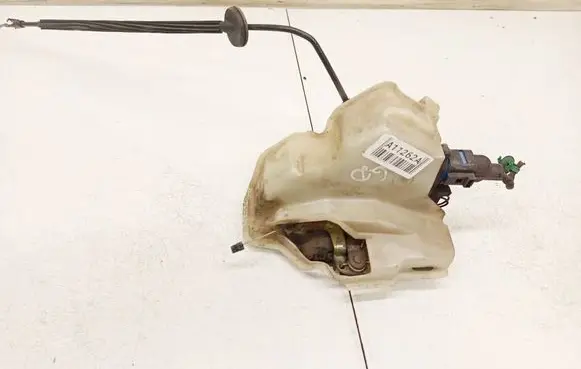 Volkswagen Jetta V Rear door lock