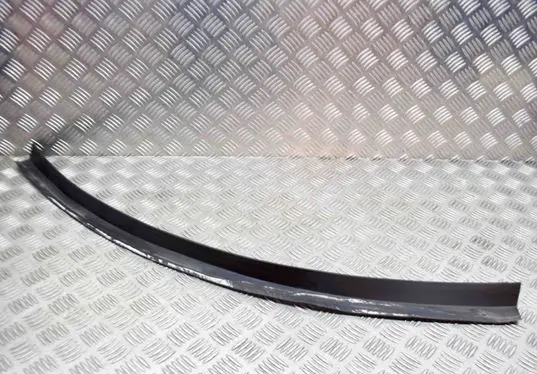 Maserati Quattroporte Tailgate trim 670014506