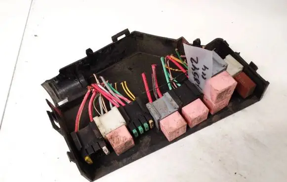 Opel Movano A Fuse box set 8200211018