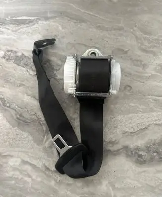 Rear seatbelt