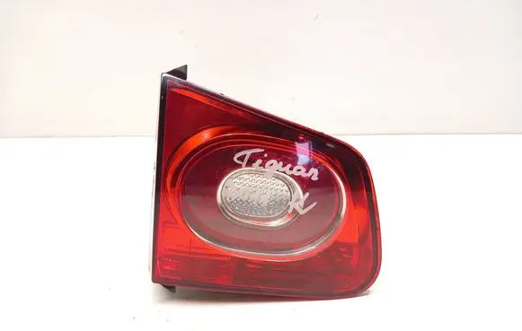 Volkswagen Tiguan Tailgate rear/tail lights 00969203 5N0945093C