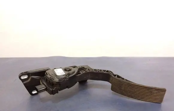 Jeep Grand Cherokee Accelerator throttle pedal 52124785AE