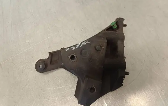 Volvo XC60 Front bumper mounting bracket 31383163