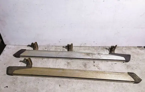 Nissan Patrol Y61 Ladder 