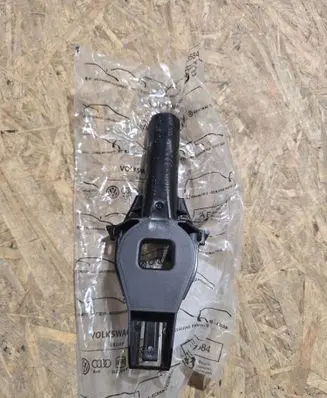 Audi A4 S4 B8 8K Radiator mount bracket 8K0805201