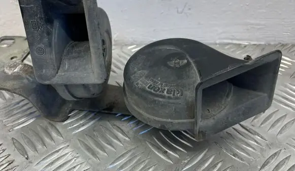 BMW 5 E60 E61 Horn signal 0092018