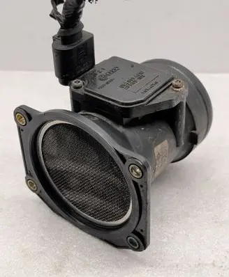 Volkswagen Golf III Mass air flow meter 06A906461B AFH6010C 33698