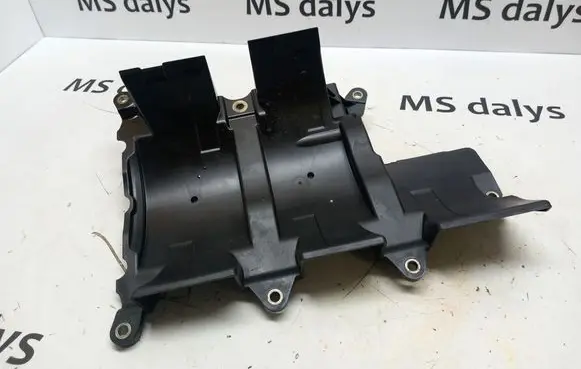 Mercedes-Benz E W211 Oil breather separator A6421800785 6421800785