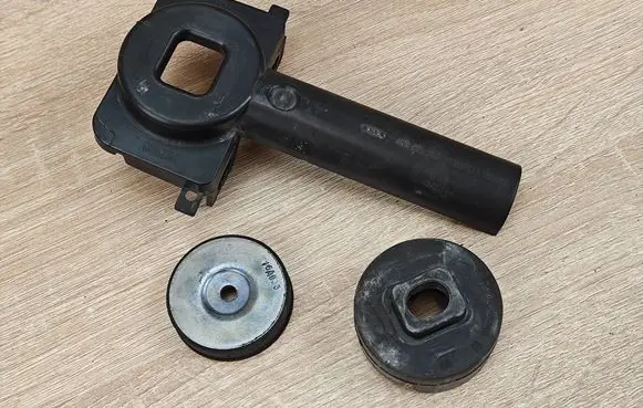 Audi A7 S7 4G Radiator mount bracket 4G0805201 4H0121276