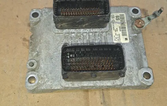Opel Astra H Engine control unit/module 55352622 1039S10738 0261208253