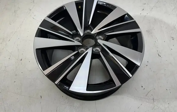 Toyota Yaris Cross R17 alloy rim 