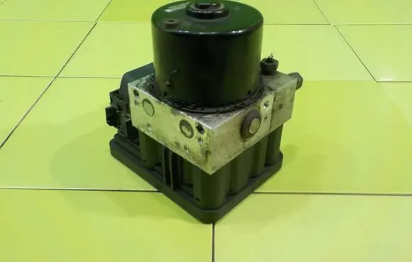 Opel Astra J ABS Pump 13370782