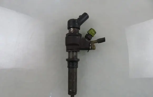 Fuel injector
