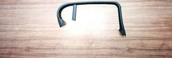 Jaguar XF X250 Rear door window/glass frame 8X2325561A
