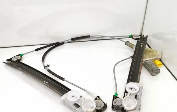 Mini One - Cooper R50 - 53 Front door window regulator with motor 6954276 E84031160 1619783