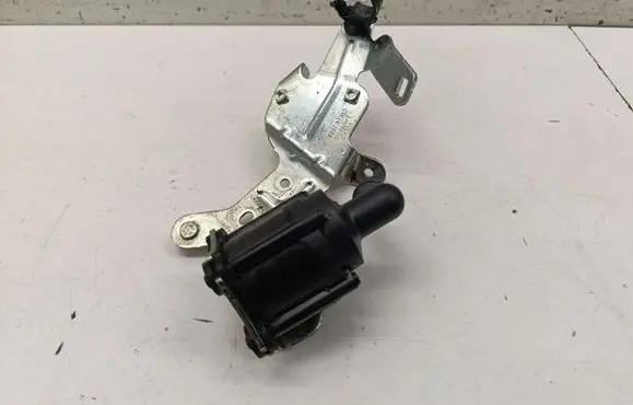 Volvo XC90 Electric auxiliary coolant/water pump 32324816