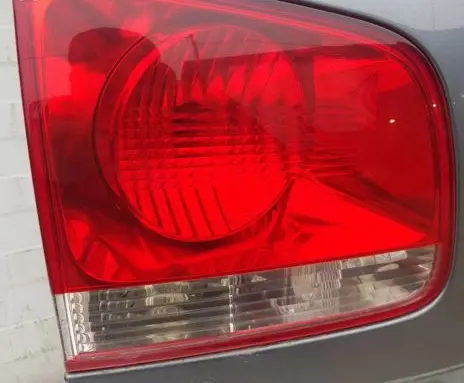 Volkswagen Touareg I Tailgate rear/tail lights