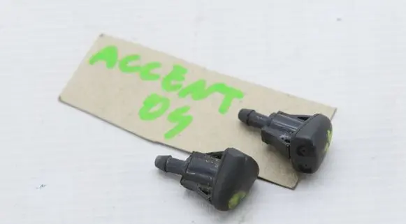 Hyundai Accent Windshield washer spray nozzle 