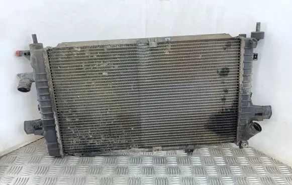 Opel Astra H Coolant radiator