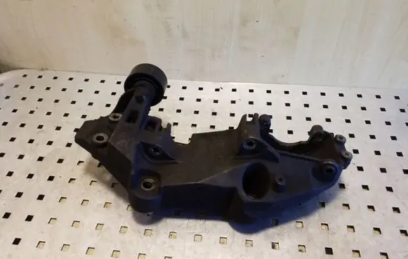 Renault Trafic II (X83) Generator/alternator bracket 8200527320