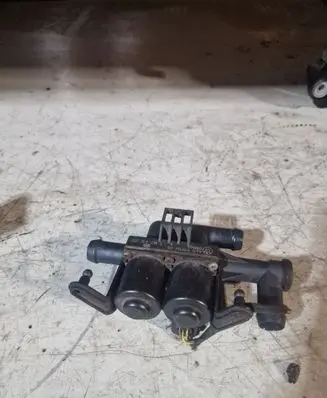 BMW 7 F01 F02 F03 F04 Coolant heater control valve 9119164
