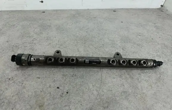 Volvo V60 Fuel main line pipe 30777759