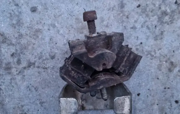 Renault Espace II Gearbox mount