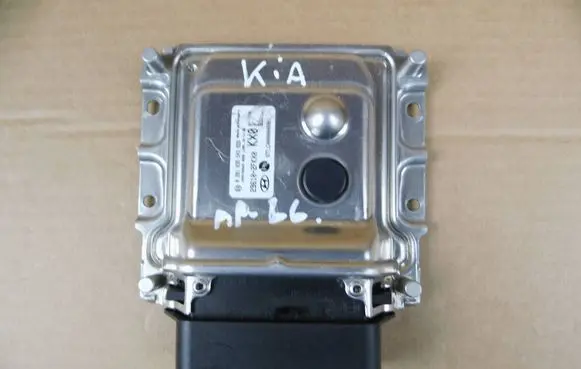 Hyundai Tucson TL Adblue control unit 296102FKX0 0281035543