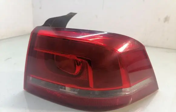 Volkswagen PASSAT B7 Rear/tail lights 3AE945096F