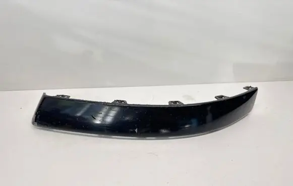 Front bumper splitter molding