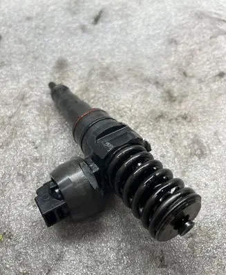 Skoda Octavia Mk1 (1U) Fuel injector 038130073AG