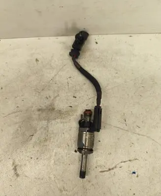 Volvo XC90 Fuel injector 31336653