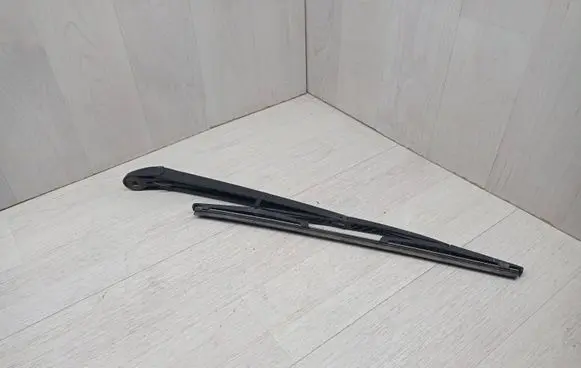 Alfa Romeo 156 Rear wiper blade arm