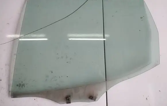 Mercedes-Benz A W168 Rear door window glass AS2