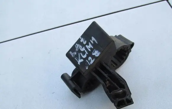 Ford S-MAX A/C compressor mount bracket 