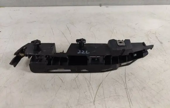 Front bumper mounting bracket
