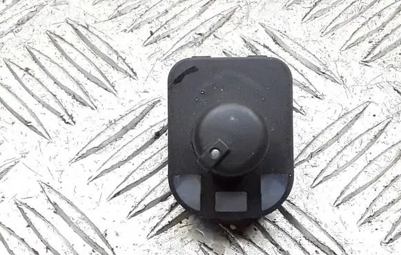 Audi A1 Wing mirror switch 8e0959565