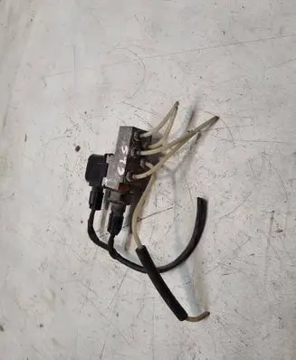 Mercedes-Benz CLS C219 Air suspension valve block A2113200158