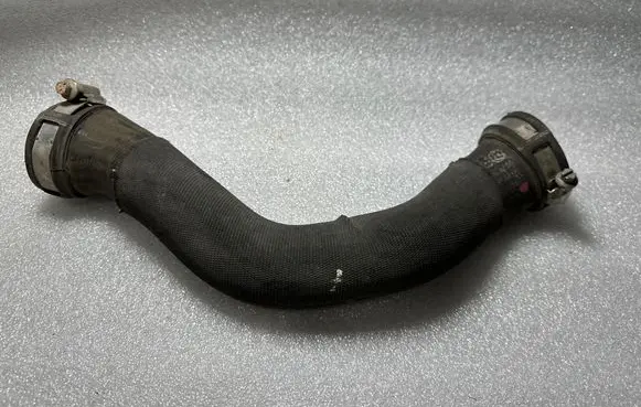 Intercooler hose/pipe