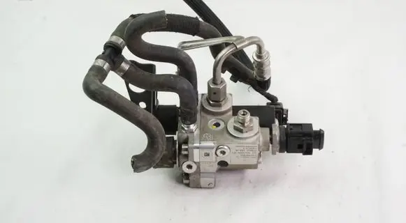 Seat Leon (5F) Fuel pressure regulator 5Q0906009L 5Q0906011C