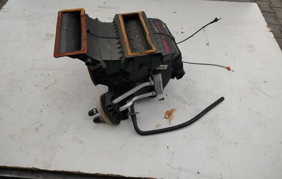Opel Vivaro Interior heater climate box assembly 820176789